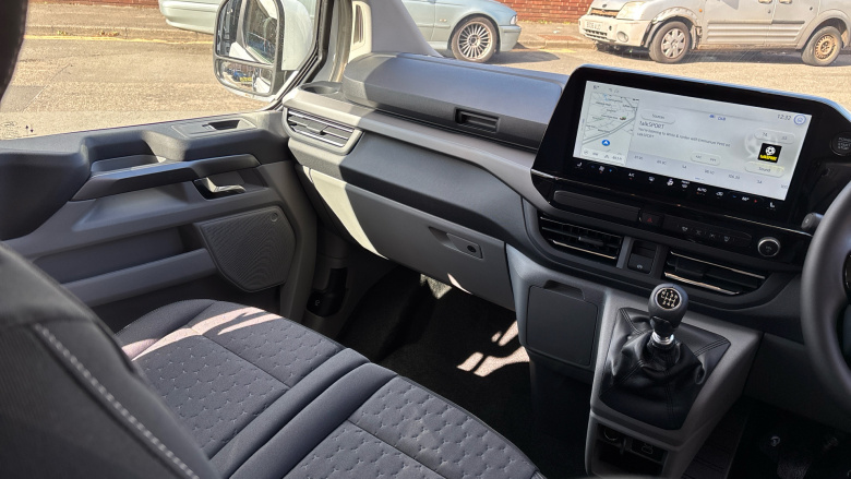 Ford Tourneo Custom 320 L1 Diesel Fwd 2.0 EcoBlue 136ps H1 Titanium 8 seater Auto